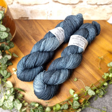 Lade das Bild in den Galerie-Viewer, Platinum Sock - Thunder