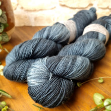 Lade das Bild in den Galerie-Viewer, Platinum Sock - Thunder