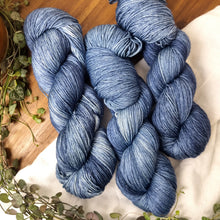Lade das Bild in den Galerie-Viewer, Merino Silk Sock - Denim Love