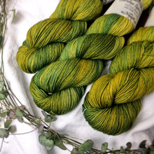 Lade das Bild in den Galerie-Viewer, Platinum Sock - Willow