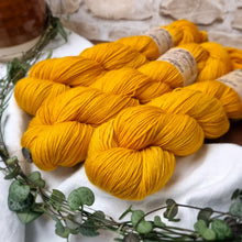 Lade das Bild in den Galerie-Viewer, Platinum Sock - Sunflower