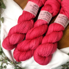 Lade das Bild in den Galerie-Viewer, Platinum Sock - Oh Jingle!