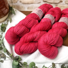 Lade das Bild in den Galerie-Viewer, Platinum Sock - Oh Jingle!