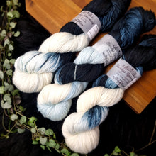 Lade das Bild in den Galerie-Viewer, Platinum Sock - Hold your Zebras