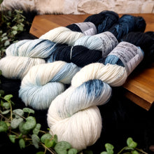 Lade das Bild in den Galerie-Viewer, Platinum Sock - Hold your Zebras