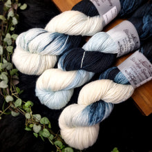 Lade das Bild in den Galerie-Viewer, Platinum Sock - Hold your Zebras