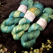 Lade das Bild in den Galerie-Viewer, Merino Silk Sock - Iguana