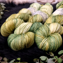 Lade das Bild in den Galerie-Viewer, Merino Silk Sock - Willow