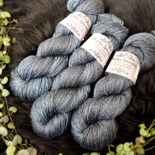 Lade das Bild in den Galerie-Viewer, Merino Silk Sock - Thunder