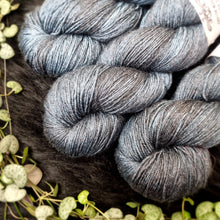 Lade das Bild in den Galerie-Viewer, Merino Silk Sock - Thunder