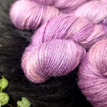 Lade das Bild in den Galerie-Viewer, Angel Delight - Jacaranda