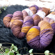 Lade das Bild in den Galerie-Viewer, Cash Sock - Plum Sauce