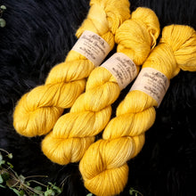 Lade das Bild in den Galerie-Viewer, Angel Delight - Sunflower