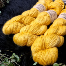 Lade das Bild in den Galerie-Viewer, Angel Delight - Sunflower