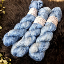 Lade das Bild in den Galerie-Viewer, Kathmandu (Camel/Silk) - Lapislazuli