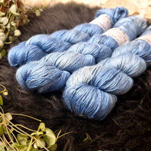 Lade das Bild in den Galerie-Viewer, Kathmandu (Camel/Silk) - Lapislazuli