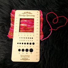 Lade das Bild in den Galerie-Viewer, Maschenprobenmaß / Nadelmaß (Holz)