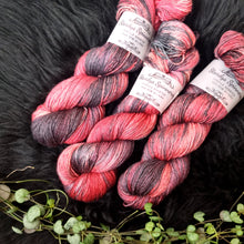 Lade das Bild in den Galerie-Viewer, Merino Silk Sock - Lady Macbeth