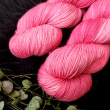 Lade das Bild in den Galerie-Viewer, Platinum Sock - Rosè