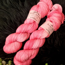 Lade das Bild in den Galerie-Viewer, Platinum Sock - Rosè