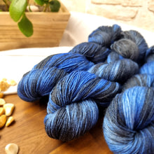 Lade das Bild in den Galerie-Viewer, Merino Silk Sock - Nightsky
