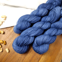 Lade das Bild in den Galerie-Viewer, Cozy Lima - Denim Love