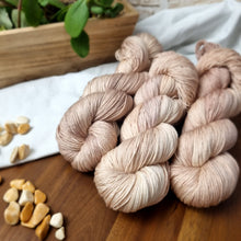 Lade das Bild in den Galerie-Viewer, Merino Silk Sock - Sandelholz