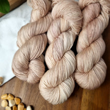 Lade das Bild in den Galerie-Viewer, Merino Silk Sock - Sandelholz