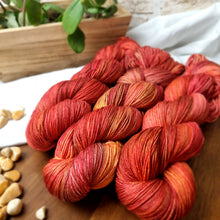 Lade das Bild in den Galerie-Viewer, Merino Silk Sock - Japanese Maple
