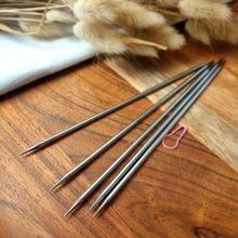 Lade das Bild in den Galerie-Viewer, Nadelspiel HiyaHiya 15cm extra spitz / sharp