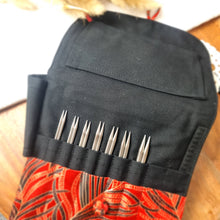 Lade das Bild in den Galerie-Viewer, Rundstricknadel Set mit austauschbaren Spitzen, HiyaHiya sharp SMALL