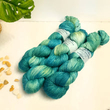 Lade das Bild in den Galerie-Viewer, Angel Delight - Iguana