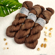 Lade das Bild in den Galerie-Viewer, Yak Sock - Schoggi