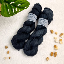 Lade das Bild in den Galerie-Viewer, Yak Sock - Kohle