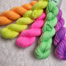 Lade das Bild in den Galerie-Viewer, Colourwork Mini-Set - Neon (leuchtet unter UV-Licht) (5×20g)