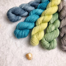 Lade das Bild in den Galerie-Viewer, Colourwork Mini-Set - Emerald Lake (5×20g)