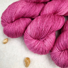 Lade das Bild in den Galerie-Viewer, Merino Silk Sock - Vino