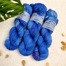 Lade das Bild in den Galerie-Viewer, Merino Silk Sock - Casa Batllo