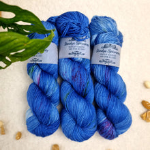 Lade das Bild in den Galerie-Viewer, Merino Silk Sock - Casa Batllo