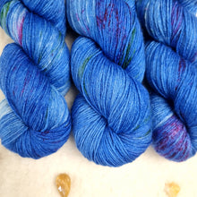 Lade das Bild in den Galerie-Viewer, Merino Silk Sock - Casa Batllo