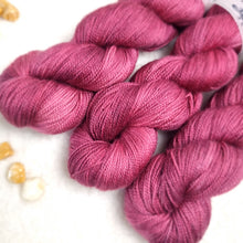 Lade das Bild in den Galerie-Viewer, Silky HT - Bordeaux