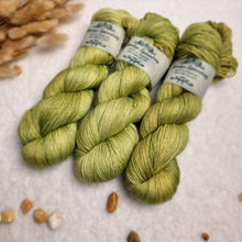 Lade das Bild in den Galerie-Viewer, Merino Silk Sock - Rosemary