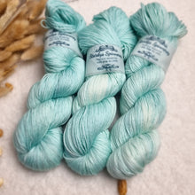 Lade das Bild in den Galerie-Viewer, Merino Silk Sock - Lagoon