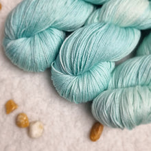 Lade das Bild in den Galerie-Viewer, Merino Silk Sock - Lagoon