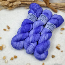 Lade das Bild in den Galerie-Viewer, Platinum Sock - Bluebell