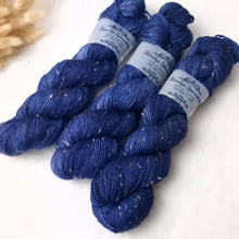 Lade das Bild in den Galerie-Viewer, Donegal Tweed - Midnight