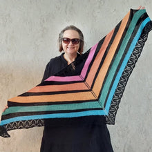 Lade das Bild in den Galerie-Viewer, Strickset Gloria Triangle - (1x100g & 5×20g)