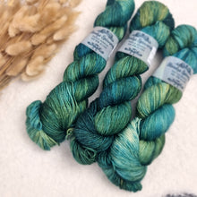 Lade das Bild in den Galerie-Viewer, Silky HT - Iguana