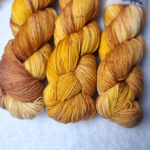 Lade das Bild in den Galerie-Viewer, Platinum Sock - Honey