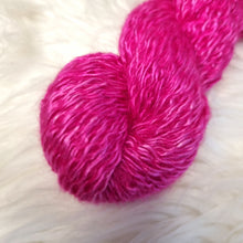 Lade das Bild in den Galerie-Viewer, Ariero - Hot Pink